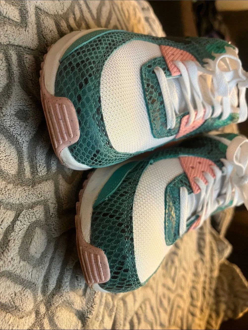 Nike White Teal Pink Mesh Snake-Texture Sneakers air max 90